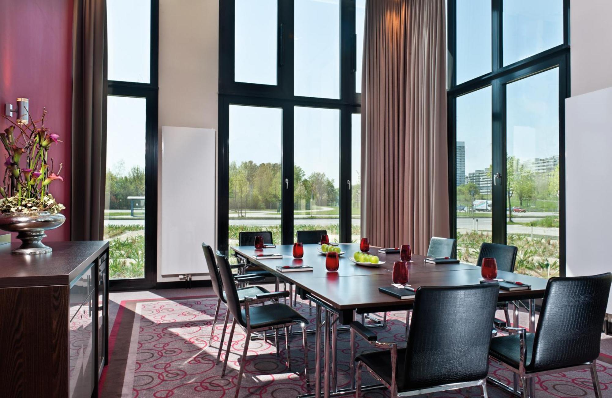 เลโอนาร์โด โรยัลโฮเทล มูนิช Hotel มิวนิก ภายนอก รูปภาพ